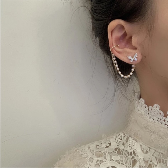 "Fluttering Free" Butterfly Diamond Cuff Stud Gold Silver Dainty Pearl Earrings - Picture 2 of 12